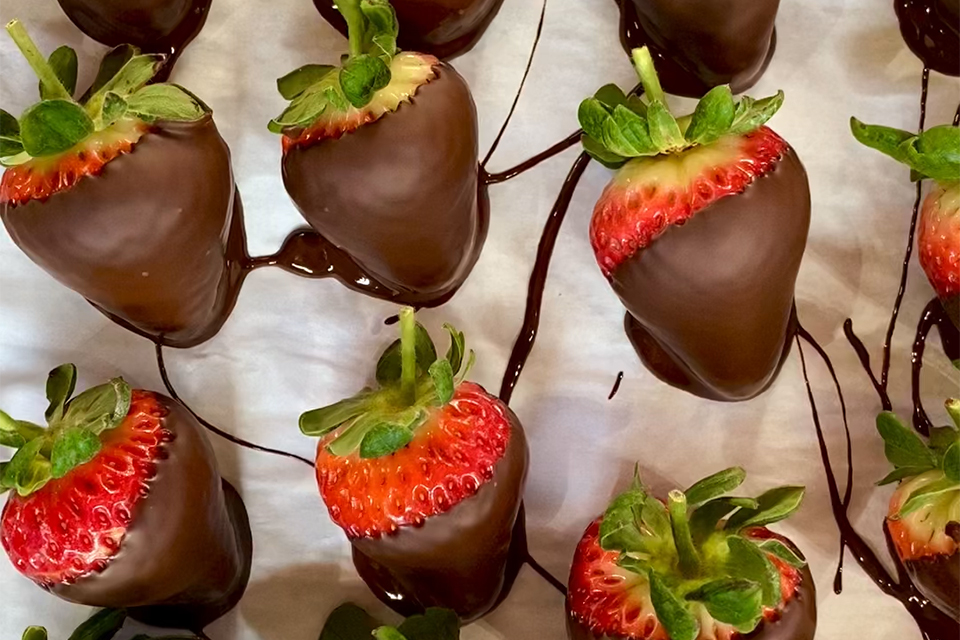 choc_dipped_3_960